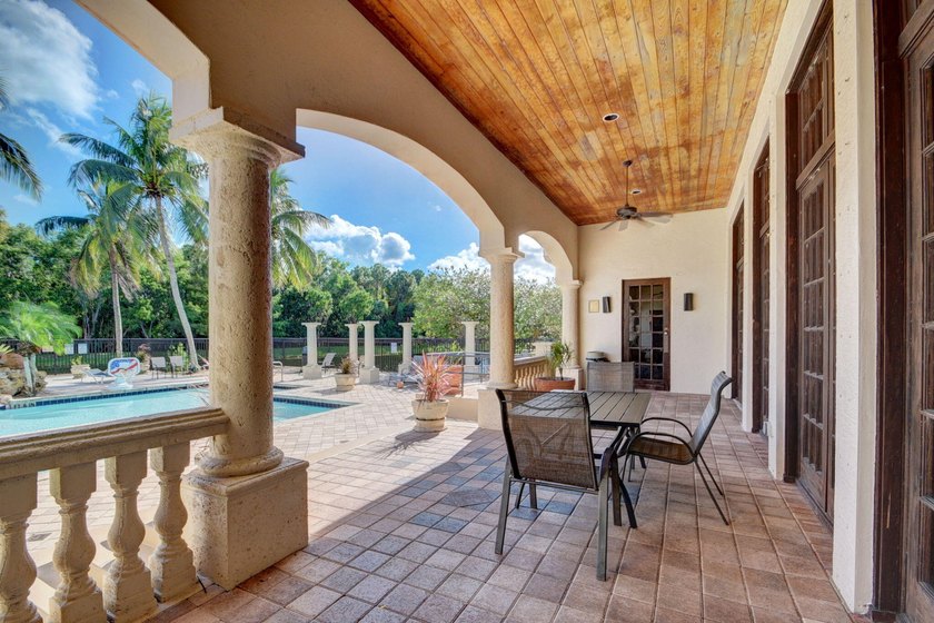 Beautiful third floor condo located in the desirable community - photo 50