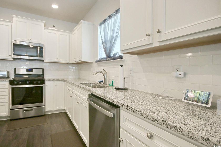 This like new, barely lived in Compton floor plan in Berkshire - photo 8