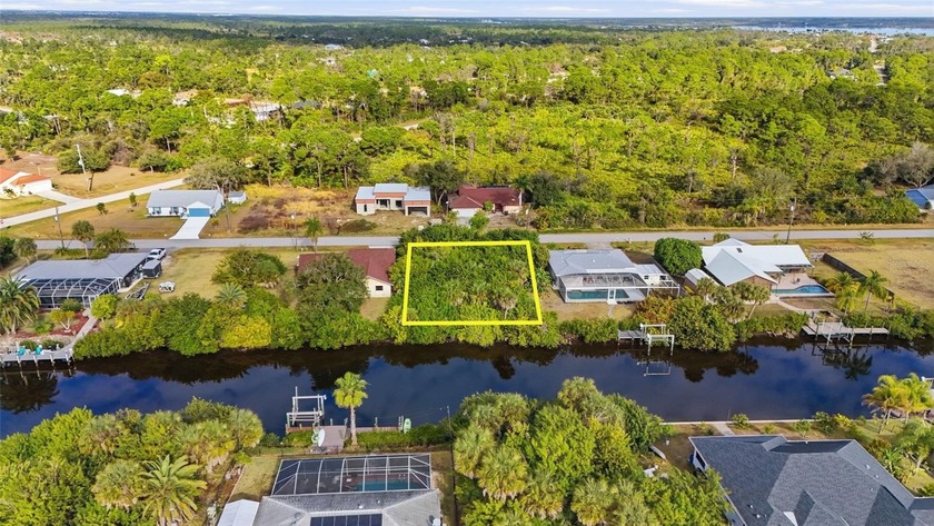 Discover the perfect canvas for your dream waterfront retreat - photo 4