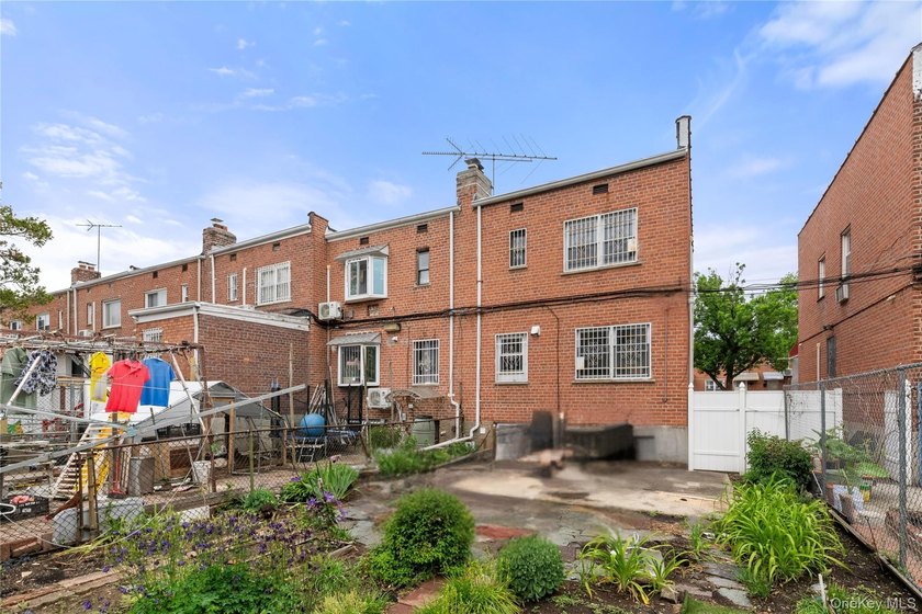 Welcome to 153-20 58th Avenue, a well-maintained 3-bedroom - photo 12