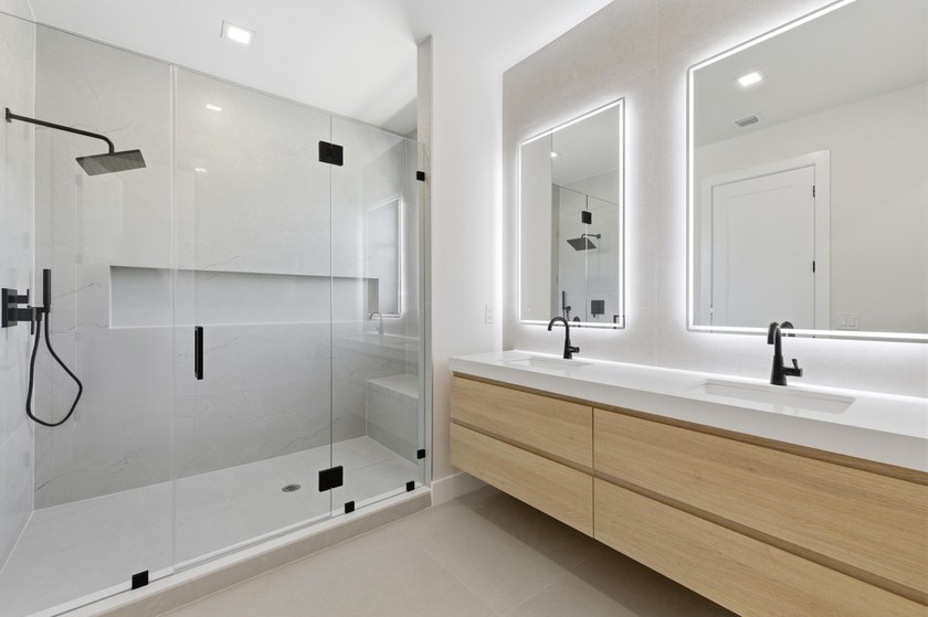 A refined new construction residence in historic Sailboat Bend - photo 25