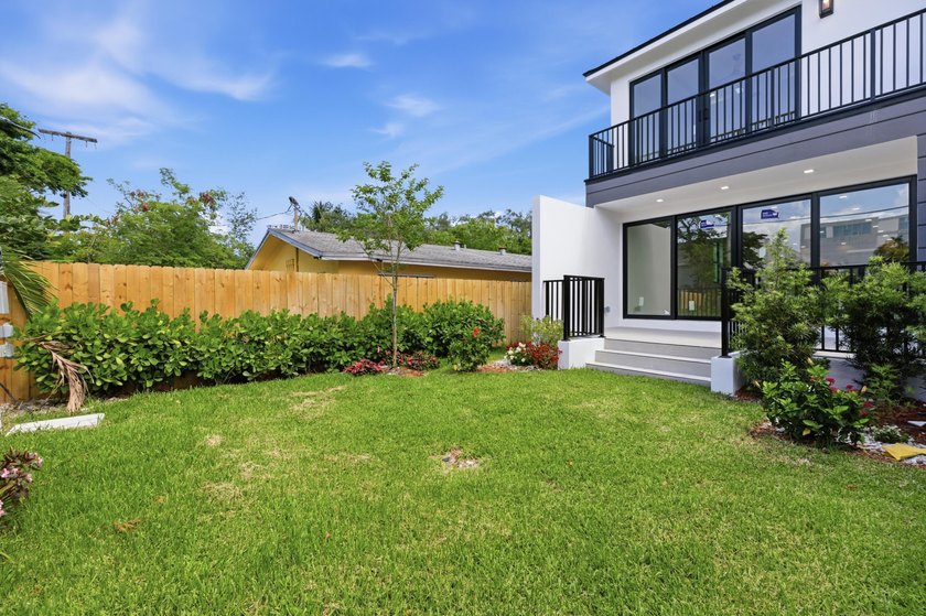 A refined new construction residence in historic Sailboat Bend - photo 35