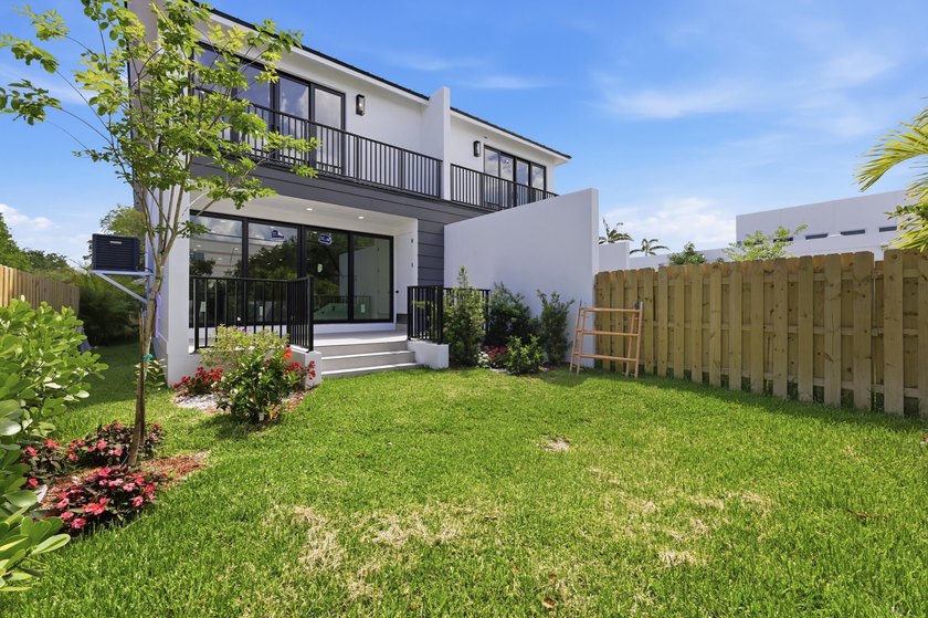 A refined new construction residence in historic Sailboat Bend - photo 36