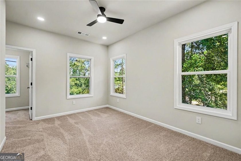 Brand new construction in great lake front development, Crystal - photo 22