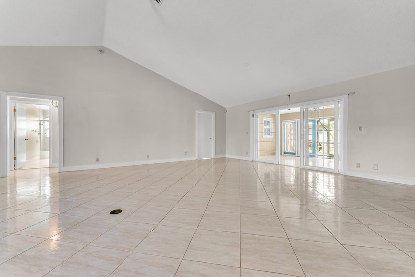 Step into this beautifully bright and spacious corner lot home - photo 32