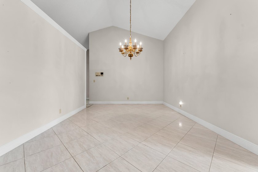 Step into this beautifully bright and spacious corner lot home - photo 33