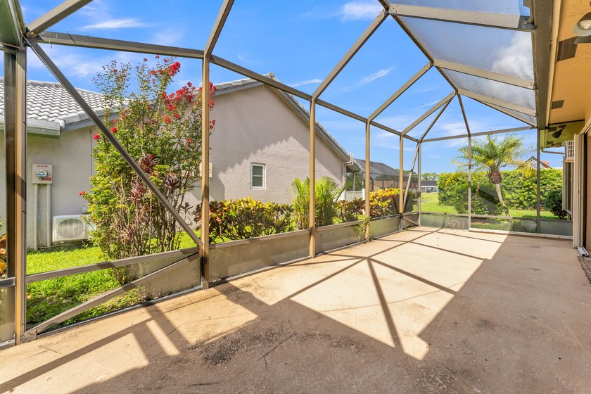 Step into this beautifully bright and spacious corner lot home - photo 45