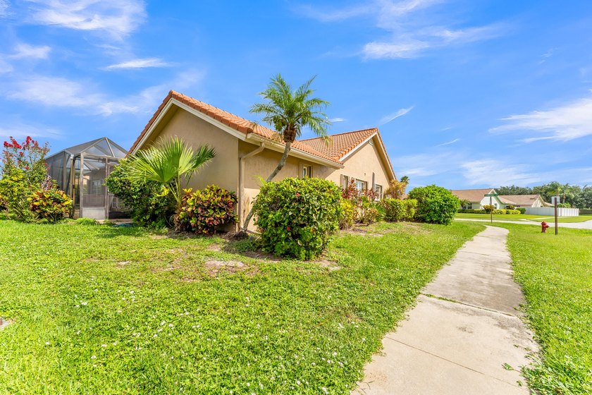 Step into this beautifully bright and spacious corner lot home - photo 47