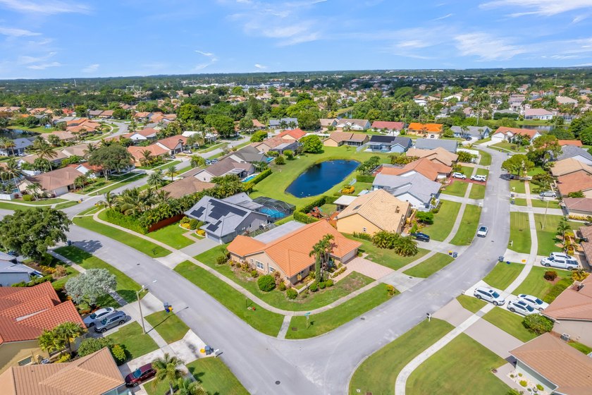 Step into this beautifully bright and spacious corner lot home - photo 48