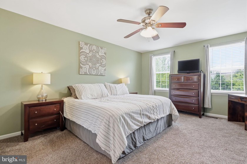 Welcome to 524 Clymer Ave a beautiful and spacious Colonial - photo 9