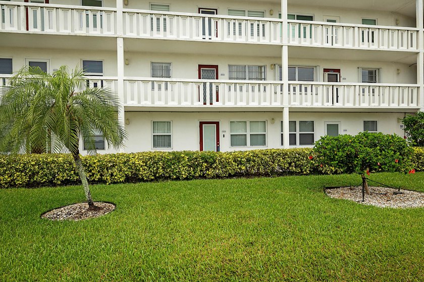 Move right into this beautifully updated first-floor condominium - photo 22
