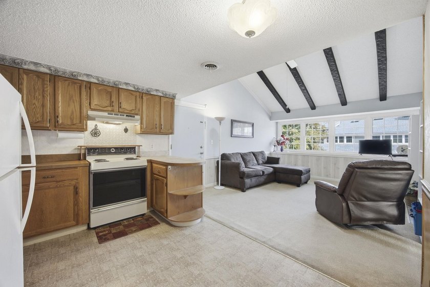 Welcome to Sterling Village, where affordability meets coastal - photo 12