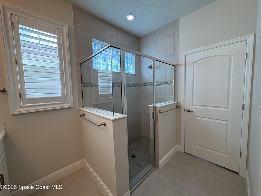 Beautifully maintained 2024 waterfront home in desirable Pangea - photo 22