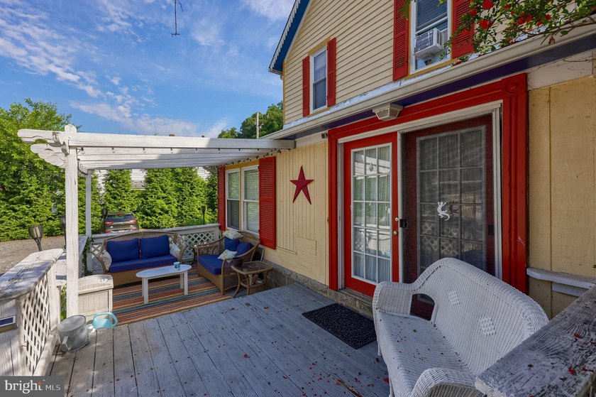 Welcome to Marigold Manor - a fully operating short term rental - photo 15