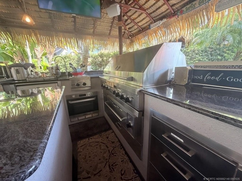 An Entertainer's Paradise - Truly One of a Kind! Welcome to a - photo 26