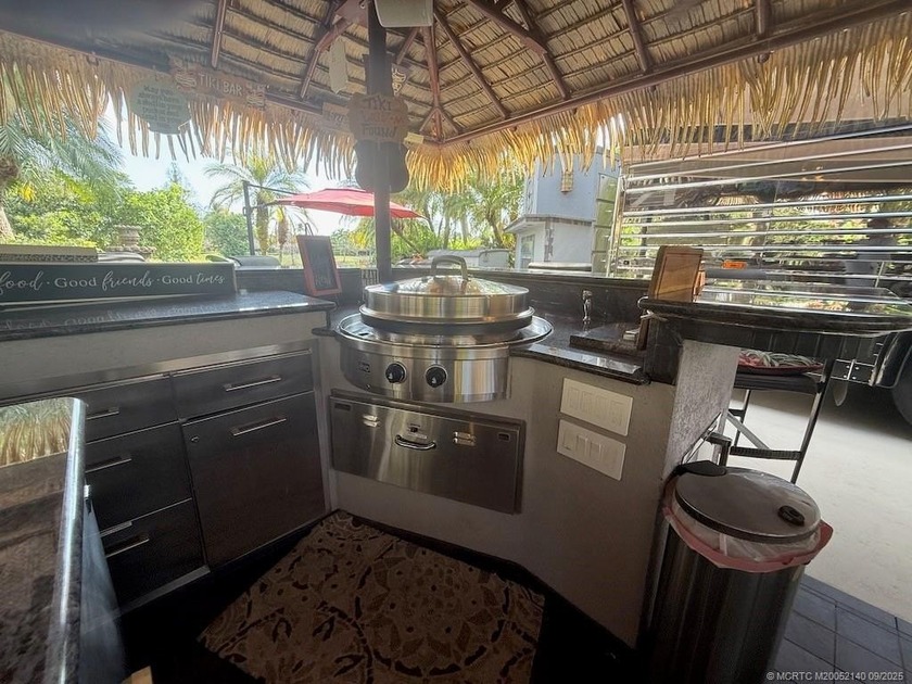 An Entertainer's Paradise - Truly One of a Kind! Welcome to a - photo 27