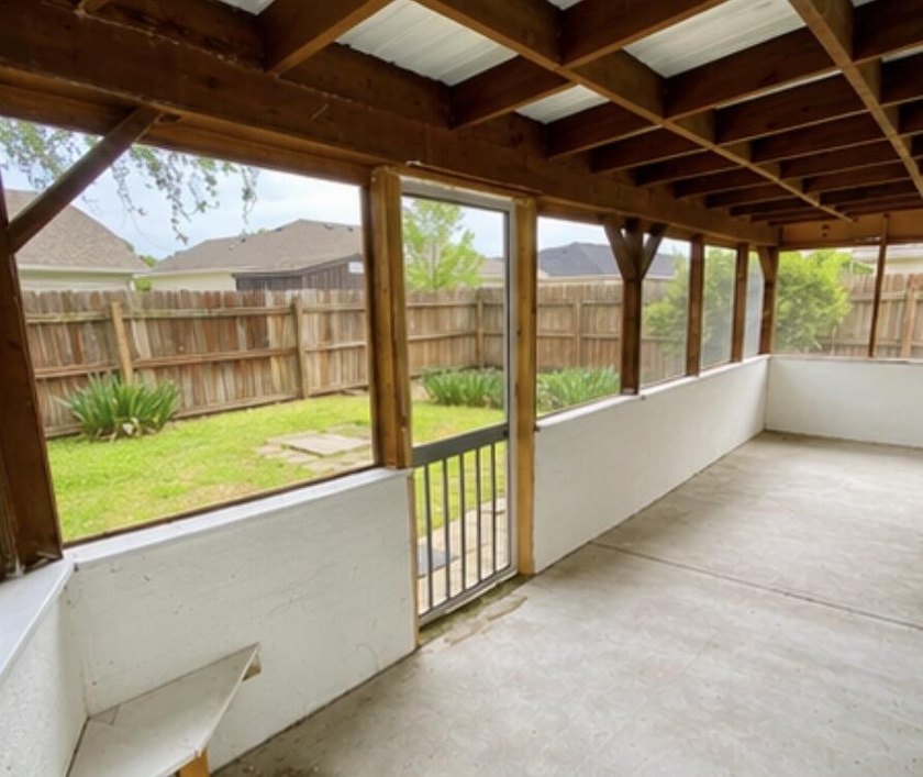 This home has space to spread out! Open layout, generous room - photo 33