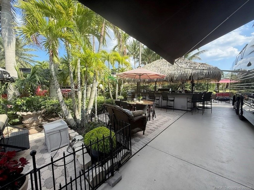 An Entertainer's Paradise - Truly One of a Kind! Welcome to a - photo 33