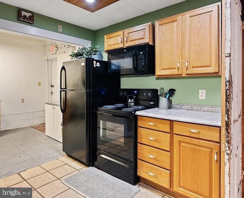 Welcome to Marigold Manor - a fully operating short term rental - photo 42