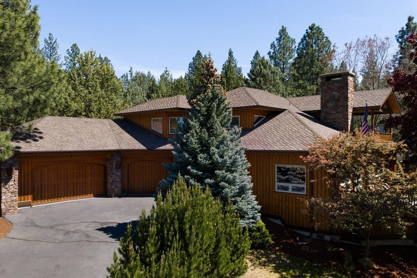 This unique home sets itself apart from many Awbrey Butte homes - photo 3