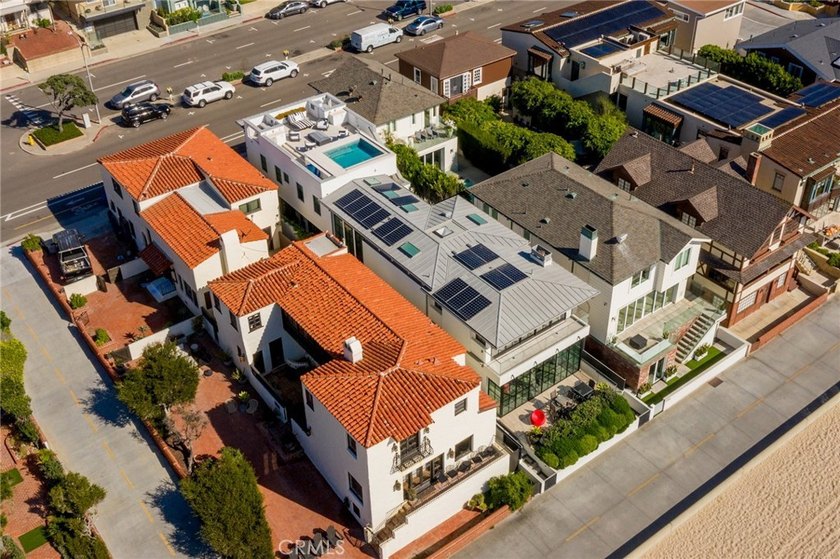 This fully furnished rental is available for the months of - photo 5