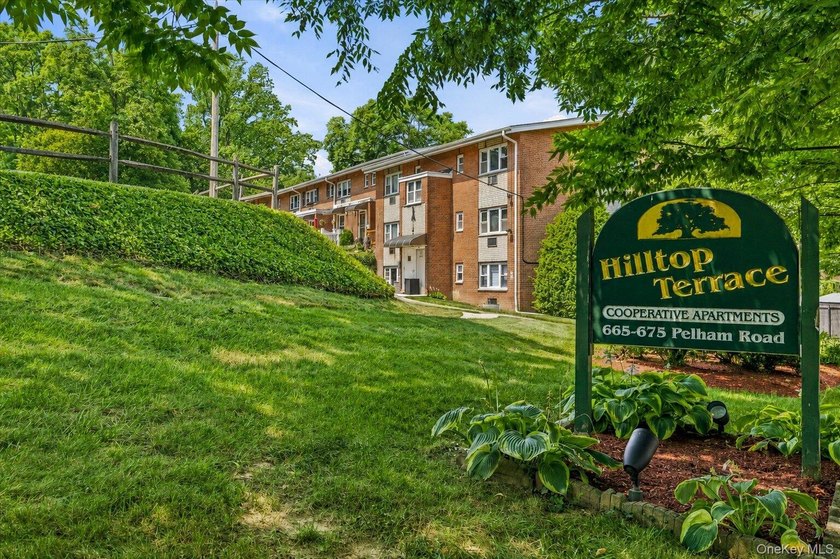 Welcome home to this beautifully renovated top-floor, walkup - photo 3