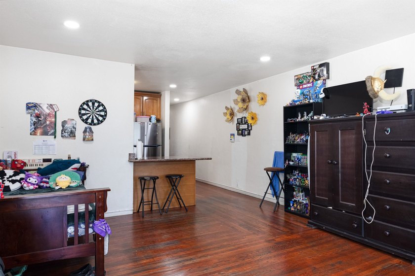 Renovated duplex with both units tenant-occupied, Each unit - photo 4