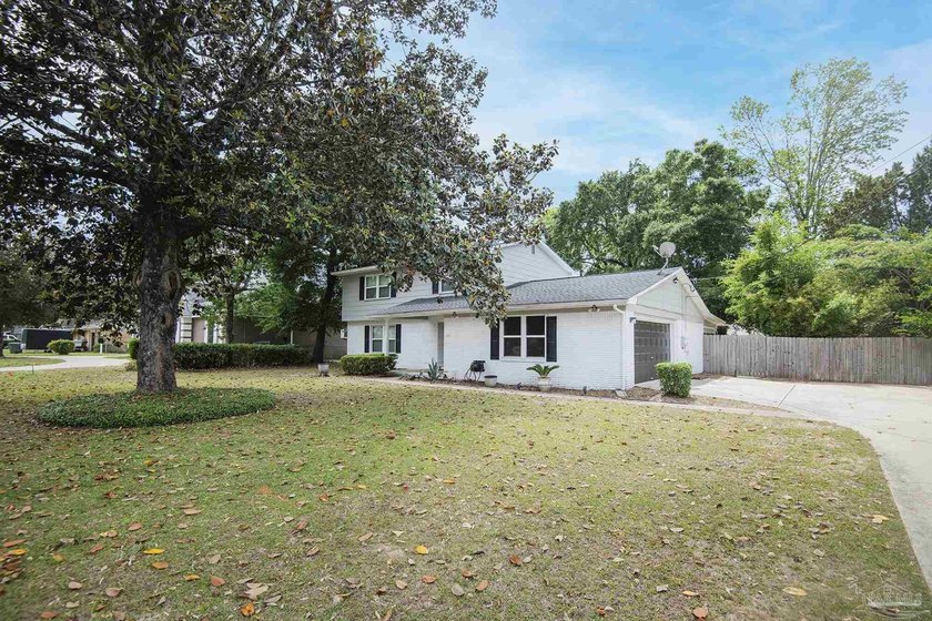Welcome to this conveniently located 3 bedroom, 2.5 bath home - photo 11