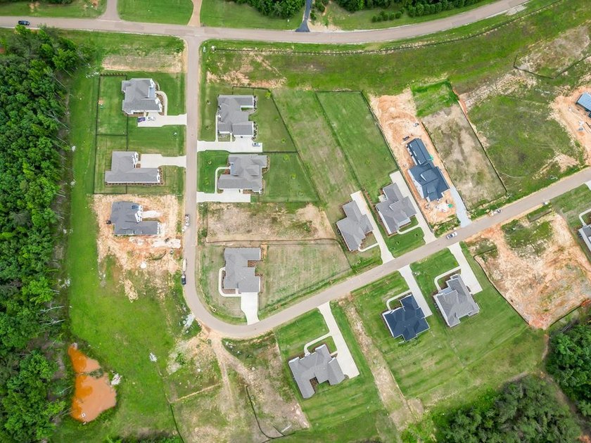 Welcome to The Highlands Phase 12! Build your own dream home on - photo 13