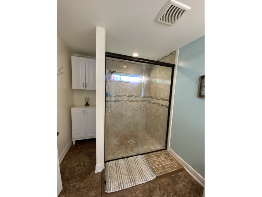 MASTER WALKIN SHOWER - photo 13