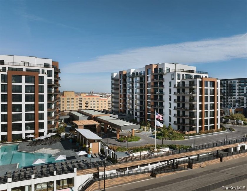 A luxury beach hotel-inspired condominium, The Boardwalk is a - photo 4