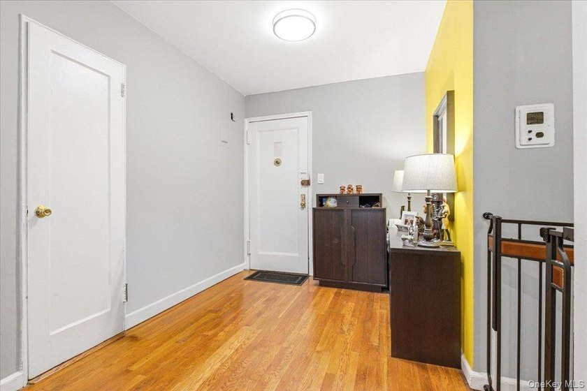 Pet Friendly, Renovated, and First Floor Convenience! Ditch the - photo 6