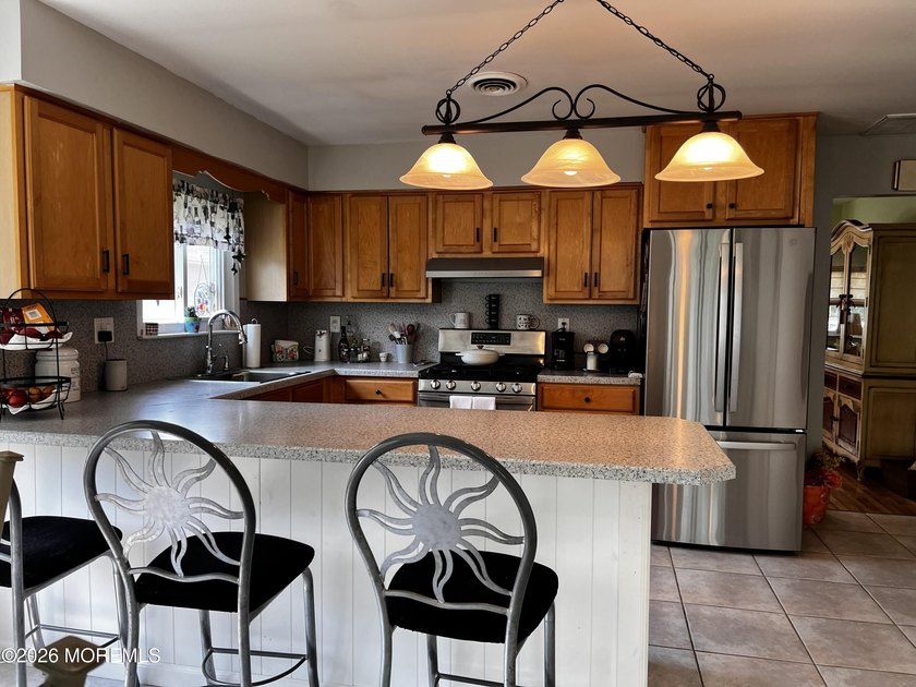 You won't want to miss out on this beautiful well maintained - photo 5