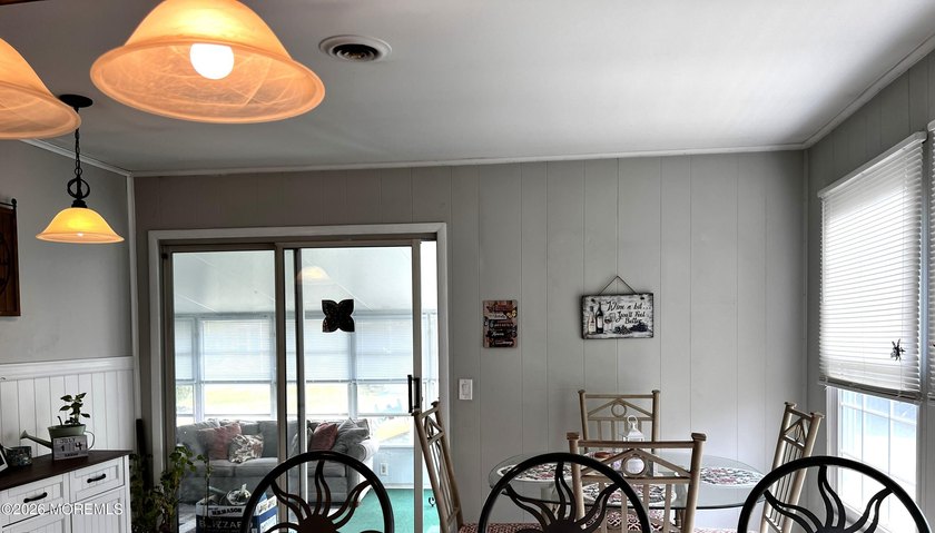 You won't want to miss out on this beautiful well maintained - photo 8