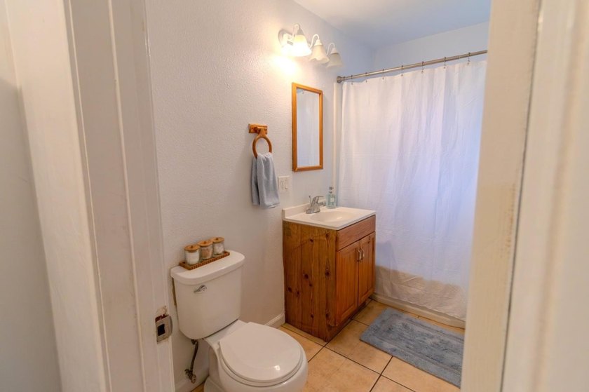 Welcome to this charming single-story home conveniently located - photo 17