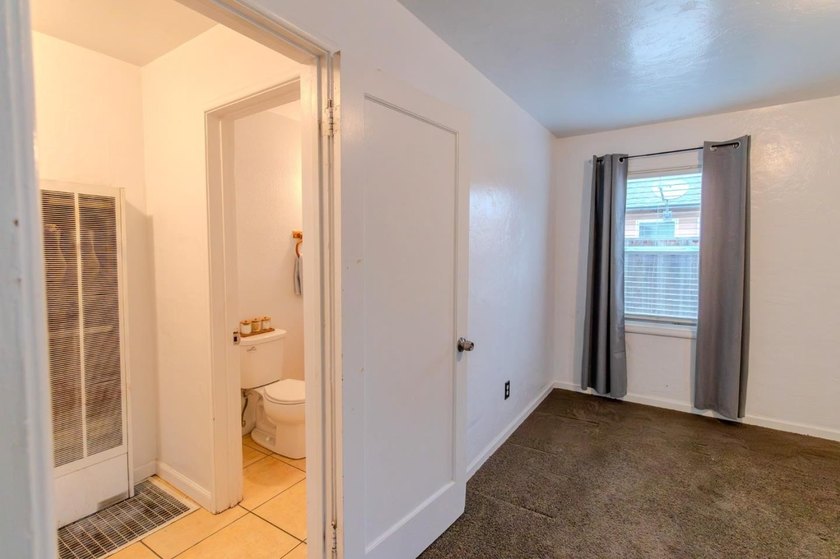 Welcome to this charming single-story home conveniently located - photo 19