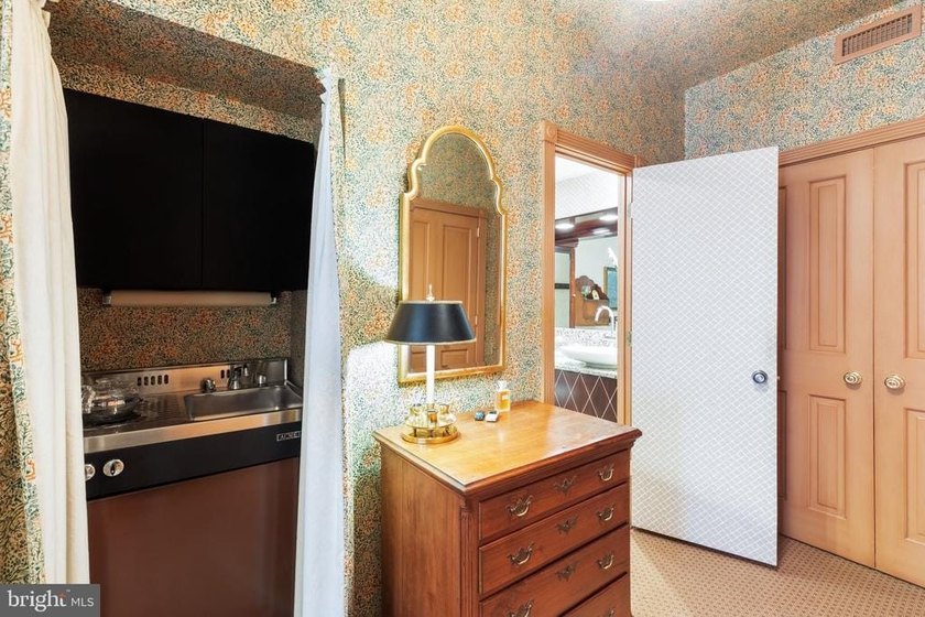 On the most coveted block of Delancey Place, this distinguished - photo 22