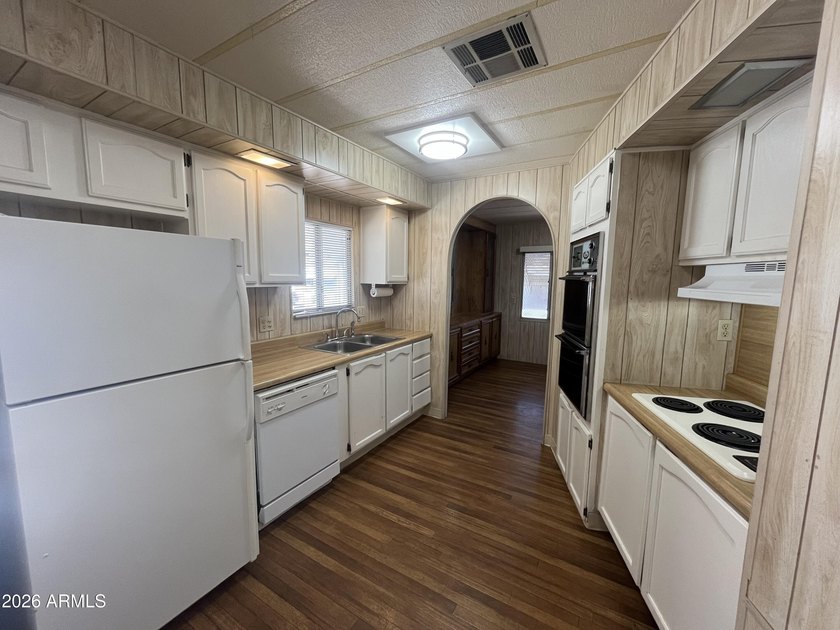 PRICED TO SELL!!! This 2 Bed 2bath home Is located in the - photo 5