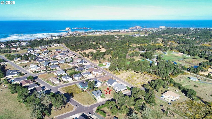 BANDON OCEAN TRAILS large level lot on quiet street with view of - photo 3