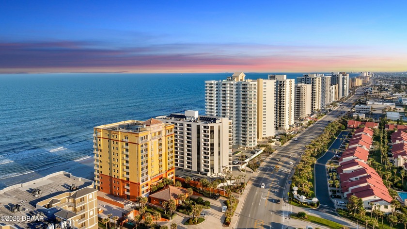 Experience the pinnacle of boutique luxurious oceanfront living - photo 3