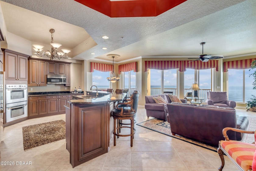 Experience the pinnacle of boutique luxurious oceanfront living - photo 7