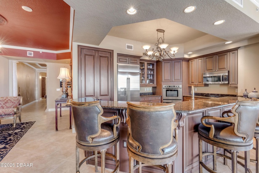 Experience the pinnacle of boutique luxurious oceanfront living - photo 8