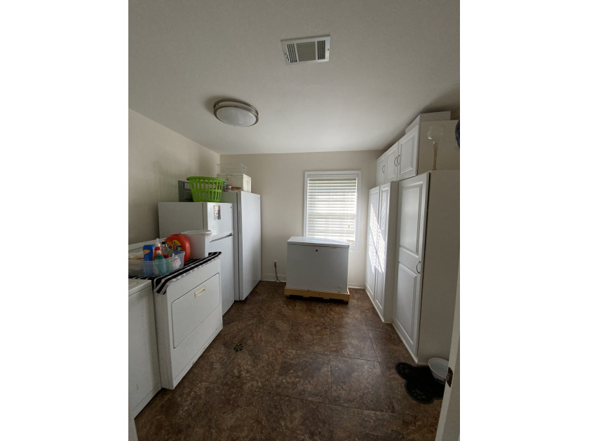 LAUNDRY ROOM - photo 16