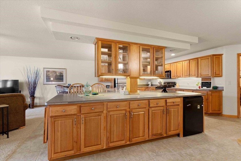 Upgraded Northern Bay Condominium Located On WI 4th Largest - photo 12
