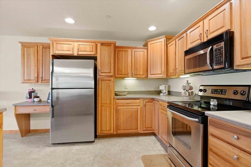 Upgraded Northern Bay Condominium Located On WI 4th Largest - photo 18
