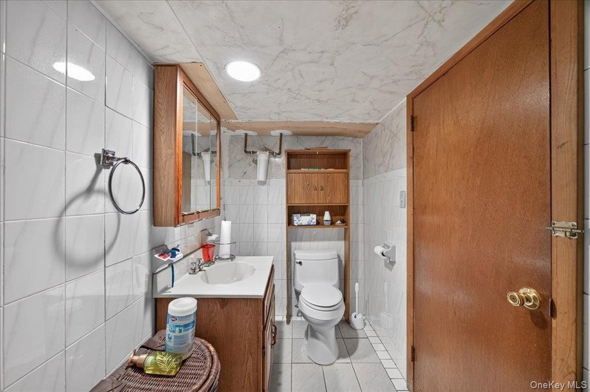 Welcome to 77 Irving Place in New Rochelle. This charming - photo 19