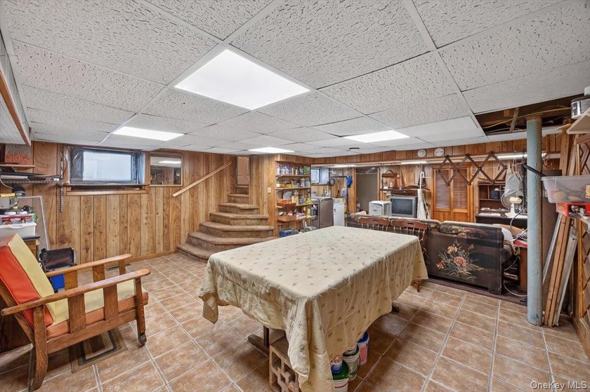 Welcome to 77 Irving Place in New Rochelle. This charming - photo 21