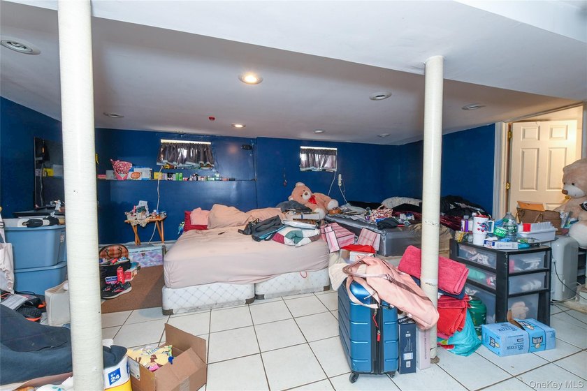 Well maintained two family in residential Rosedale. Both floors - photo 22