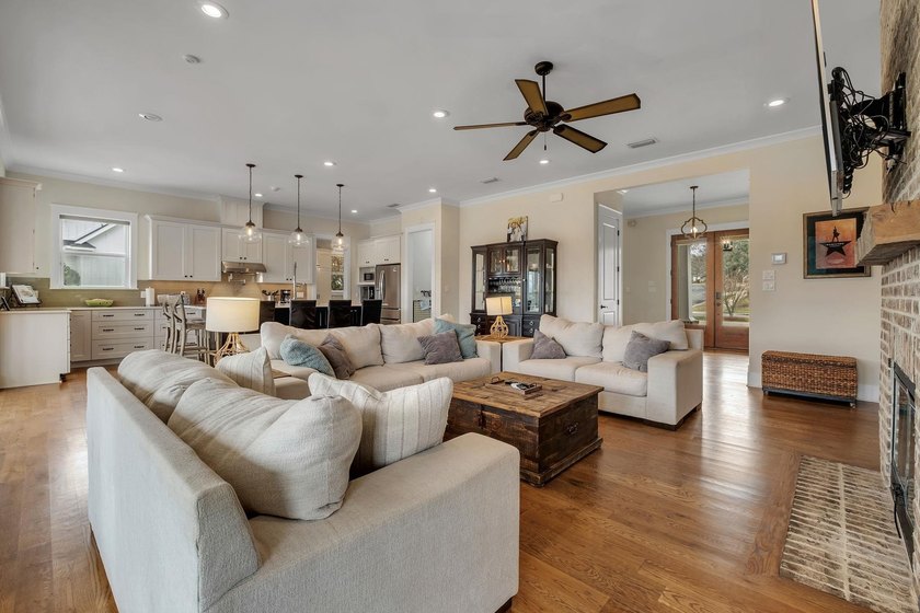 $2,500 Buyer closing cost credit for an accepted offer by July - photo 31