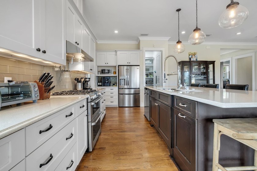 $2,500 Buyer closing cost credit for an accepted offer by July - photo 34